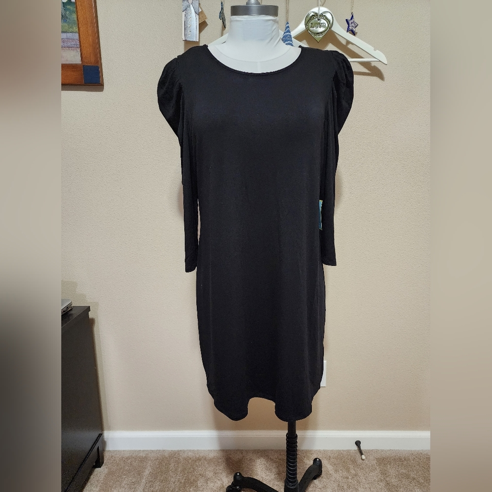 Women's NWT black CeCe dress